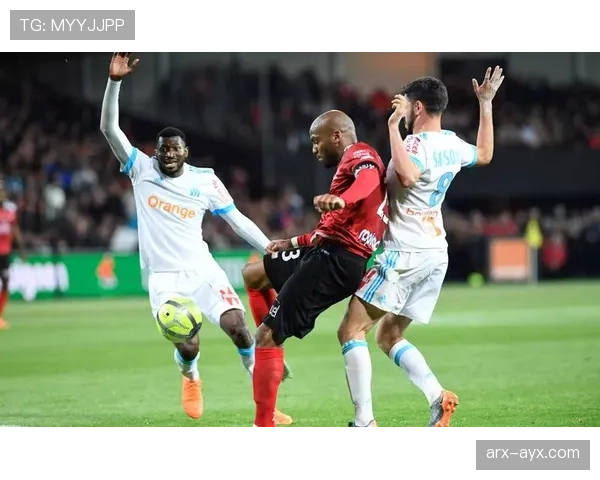 兰斯战术改革初显成效，球员状态回升迎战新赛季