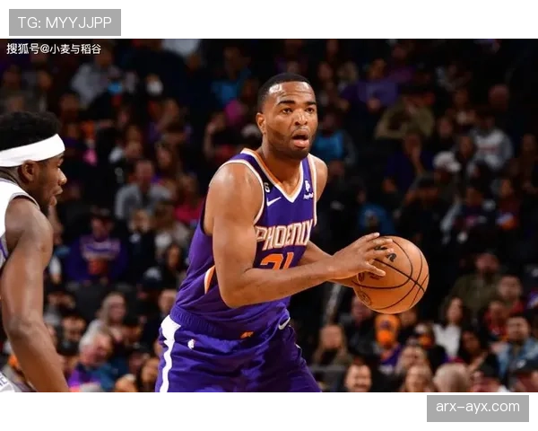 沃特金斯跑动与终结的战术角色及效率差异分析