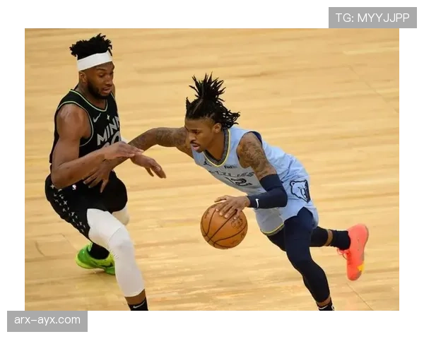 班恩无球跑位为莫兰特拉开空间，较上赛季三分更高效