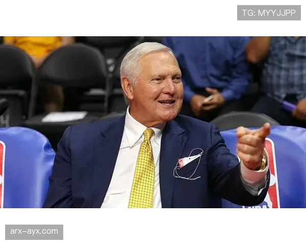 奥斯卡罗伯特森利用错位单打主导进攻并重塑控卫职能